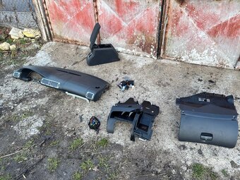 Škoda Superb 1 2.0tdi 103kw díly z vozu ihned - 18