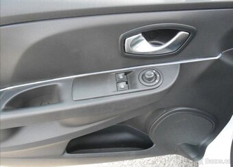 Renault Clio 1,2 54 kW CZ Serviska benzín - 18