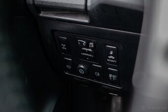 Toyota Hilux DC 3.0 I D-4D Sol A/T REZERVOVANÉ - 18