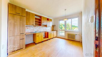 Řadový rodinný dům k rekonstrukci s výhledem na hrad Vysoký  - 18