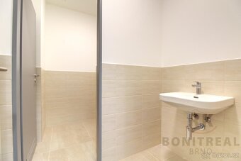 Pronájem nových moderních komerčních prostor v Brně Černovic - 18