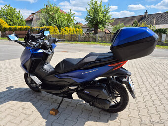 Prodám Honda Forza 125 , r. v. 2023, ABS, TC, ČR, v záruce - 18