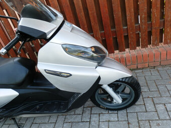 Piaggio X7 125 - 18