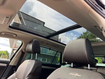 Škoda Superb kombi 2.0 TDi L&K 4x4 130tkm max. výbava - 18