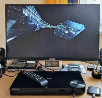 Blu-ray přehrávač SAMSUNG BD-F5500 - velmi dobrý stav - 18