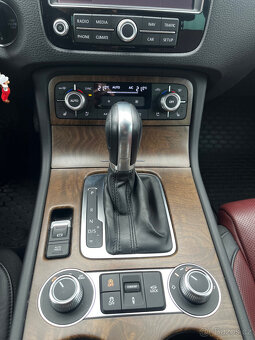 Volkswagen Touareg, 3.0TDI 193KW TOP STAV - 18