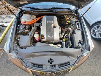 Lexus IS300h F-Sport - 18