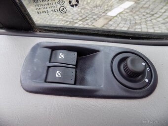 Opel Vivaro 2.5 CDTI 107 KW L2H1 6 MÍST - 18