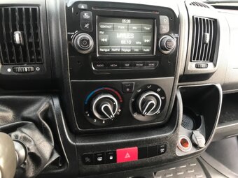 Peugeot Boxer- pojízdná dílna, servisní vůz - 18