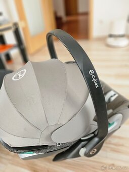Autosedačka CLOUD Z2 I-SIZE Soho Grey + BASE Z2 - 18