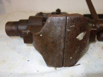 Veliký kovářský svěrák, svěrka - 18