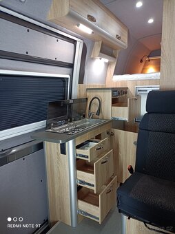 Obytná dodávka MB Sprinter - 18