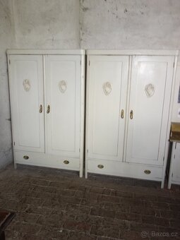 Skříňka se zrcadlem, toaletka - 18