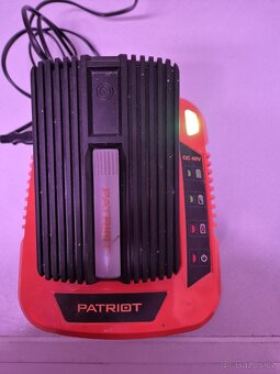 Patriot - nabíjecí stanice QC 40V a baterie BT20
40V
 - 18