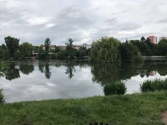 Prodej moderního bytu 3+KK s balkónem u rybníka Hamr – Praha - 18