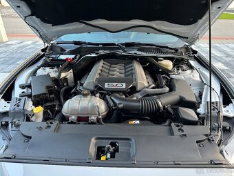 Ford Mustang 5.0Ti-VCT V8 GT nové v ČR 9900km - 18