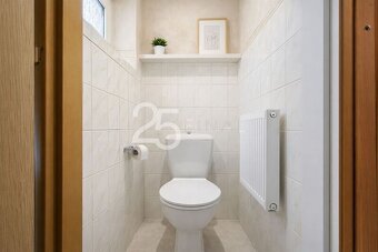 Multifunkční rodinný dům k prodeji se zahradou, k bydlení i  - 18