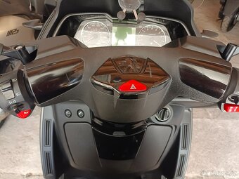 Peugeot Metropolis 400 Stačí řidičák skupiny B  - 18