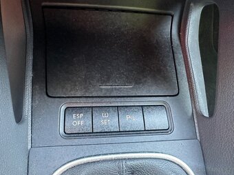 VW GOLF V VARIANT 1.6 - 18