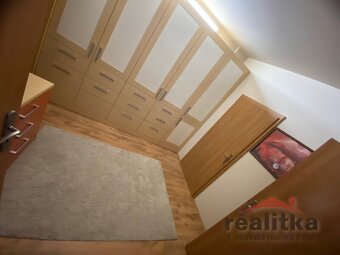Prodej rodinného domu s bytem, s komerčním prostorem, garáži - 18