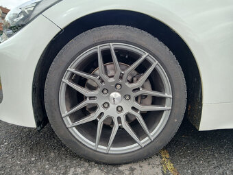 Kia Stinger 2.0 T-GDi 188kW 4x4 - 18