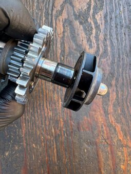 vyrovnávací hřídel vodní pumpy balancer ktm sxf 350 r 11-12 - 18