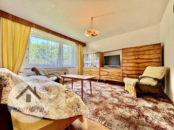 Prodej prostorného řadového domu s dispozicí 5+2 v Rovensko - 18