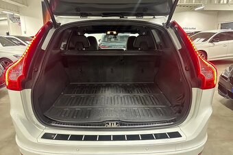 Volvo XC60 D4 AWD Classic R-Design 2017 - 18