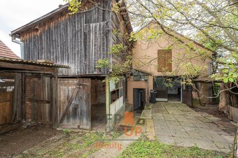 Řadový rodinný dům 5+1 k rekonstrukci, ulice Šraňky, Velké O - 18