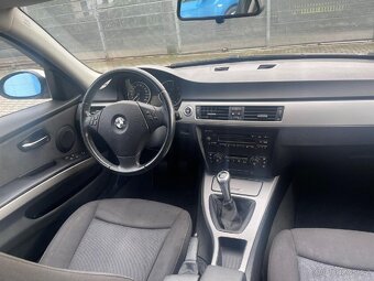 BMW 320i combi 110kw 2006, velmi slušný stav - 18