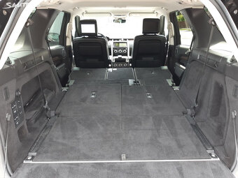 Land Rover Discovery 3.0 HSE AWD,7 míst,max.výba,ČR - 18