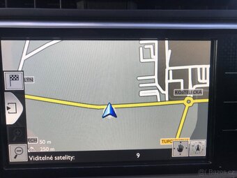 Citroën Grand C4 Picasso 1.6i 115 KW,Exklusive,TV,ČR... - 18