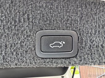 Volvo XC60 D3 120kW FWD velmi dobrý technický i vizuální sta - 18