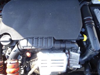 Peugeot 2008 1,2 i - 18