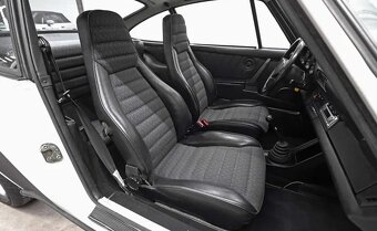 Porsche 911 3.0 SC z roku 1981 - 18