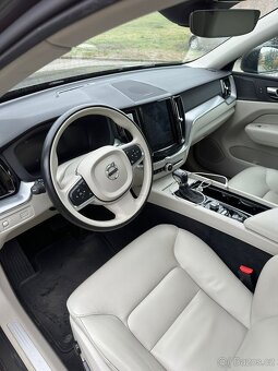 Na prodej Volvo XC60 2019 T5 Momentum 184 kW - 18