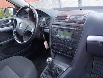 Škoda Octavia combi 2.0 tdi,rok2008,org.km - 18