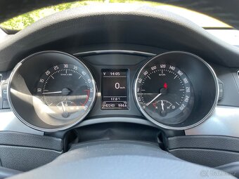 Škoda Superb 2.0tdi 2014 MANUAL,LED,NAVI,ALU R17,TAŽNE - 18