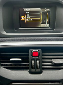 VOLVO V40 1.6T2 BENZIN-Bi XENON-COCKPIT-PDC-SERVISKA - 18