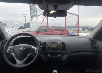 Hyundai i30 1,4 CVVT 1.MAJITEL ČR +ALU benzín manuál 80 kw - 18