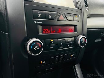 Kia Sorento 2.2D 4x4 MANUÁL VÝHŘEV 1.MAJITEL PANORAMA - 18