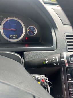 VOLVO XC90 2.4D5 R-DESIGN 147KW 4x4 7MÍST-Bi XENON-KŮŽE-PDC - 18
