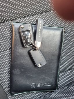 Octavia 3 1.6 TDI 77kW AMBIENTE pěkný stav - 18