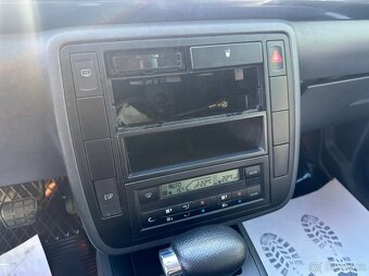 Prodáme Volkswagen Sharan 2.0i 85kw Automat - 18