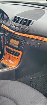 Mercedes-Benz W211 - 18