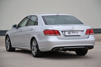 Mercedes-Benz E 400 4M / DESIGNO / 245kW / TOP-VÝBAVA / CZ - 18