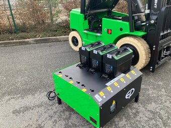Čelní vysokozdvižný vozík EFL302X4; 80V/200Ah |PS6183| - 18