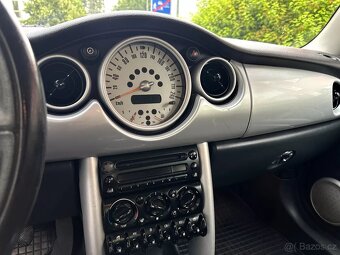 Mini Cooper One R50 1.6 85kW Najeto 105tis Klima ALU kola - 18