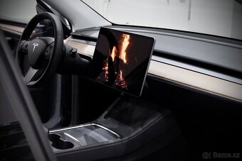 Tesla Model Y Long Range Dual Motor AWD  REZERVOVÁNO - 18