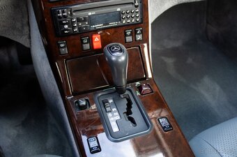 Mercedes-Benz SL 280 - 18